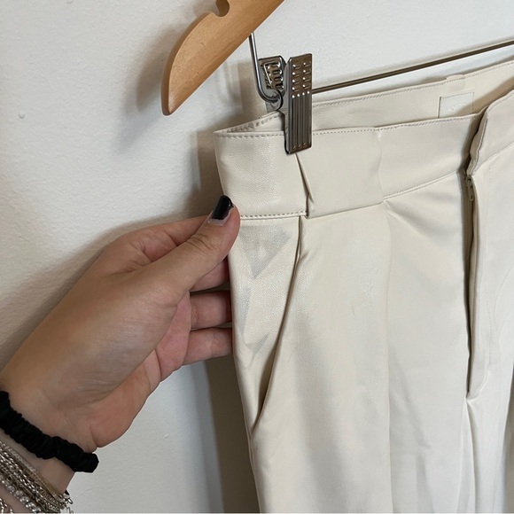 Mother High Waisted Egret Tunnel Vision Pleated Prep Faux Leather Pants 29 FLAW - Picture 4 of 9